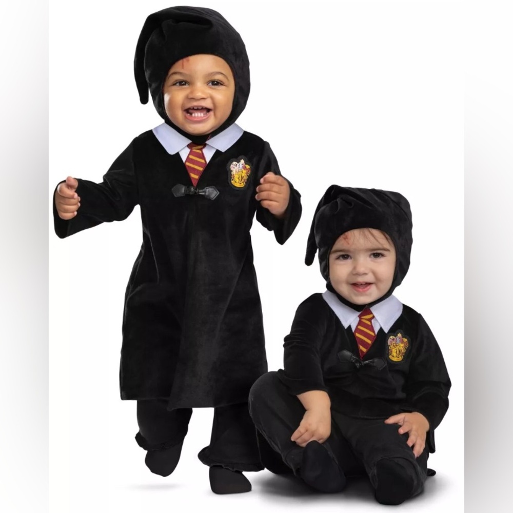Harry Potter Licensed Infant Unisex Gryffindor Robe + Cap Costume Size 6 Months